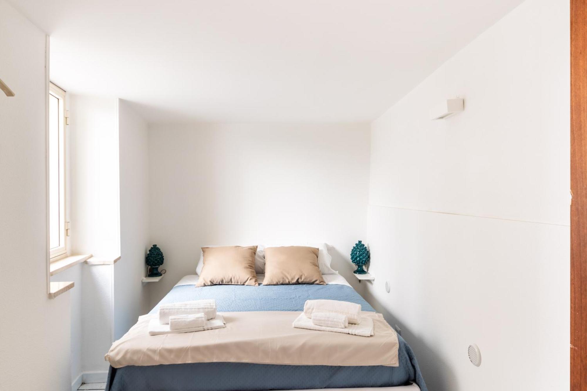 Fronte Mare Apartments & City Views Сиракуза Стая снимка