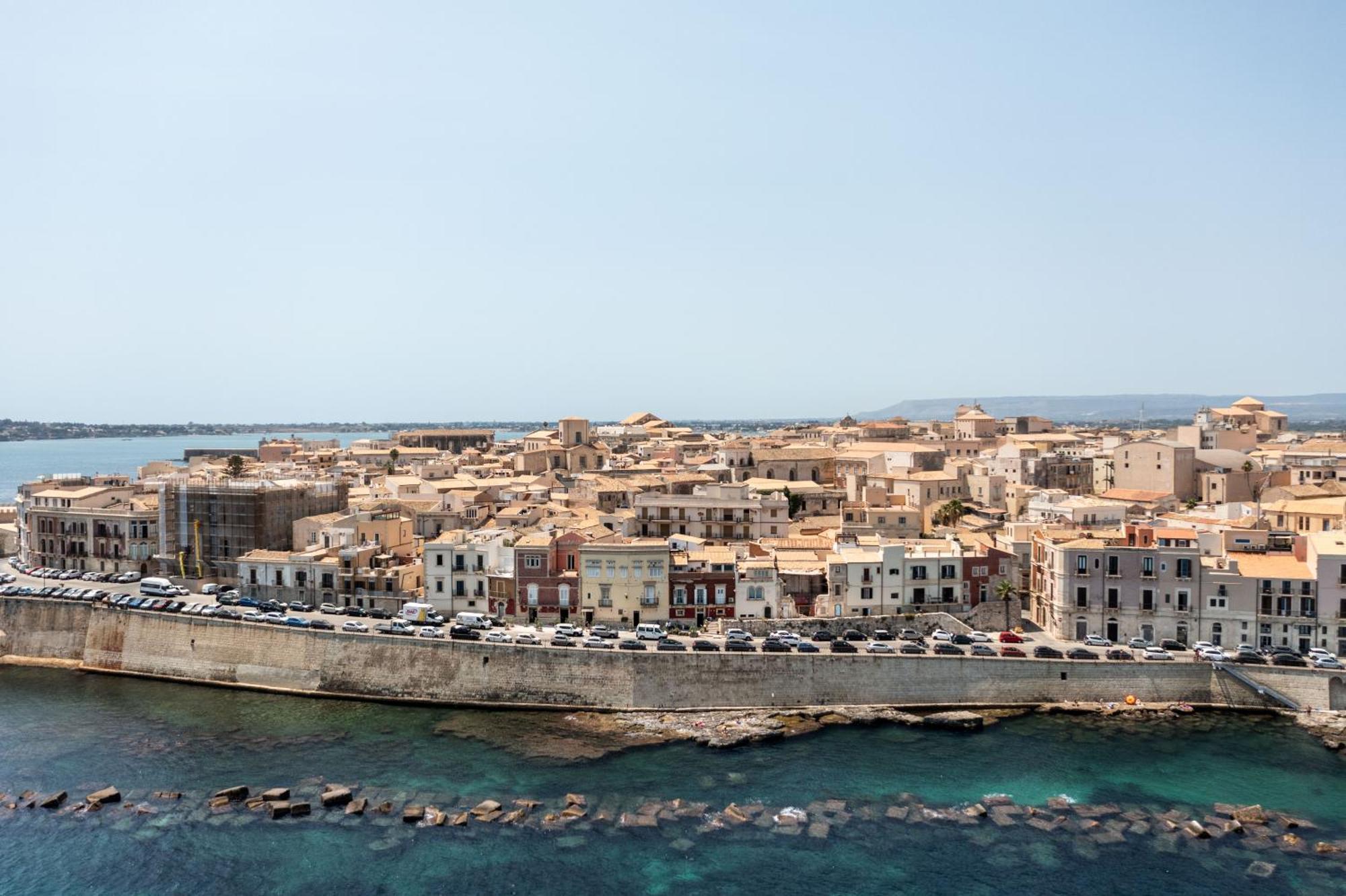 Fronte Mare Apartments & City Views Сиракуза Екстериор снимка